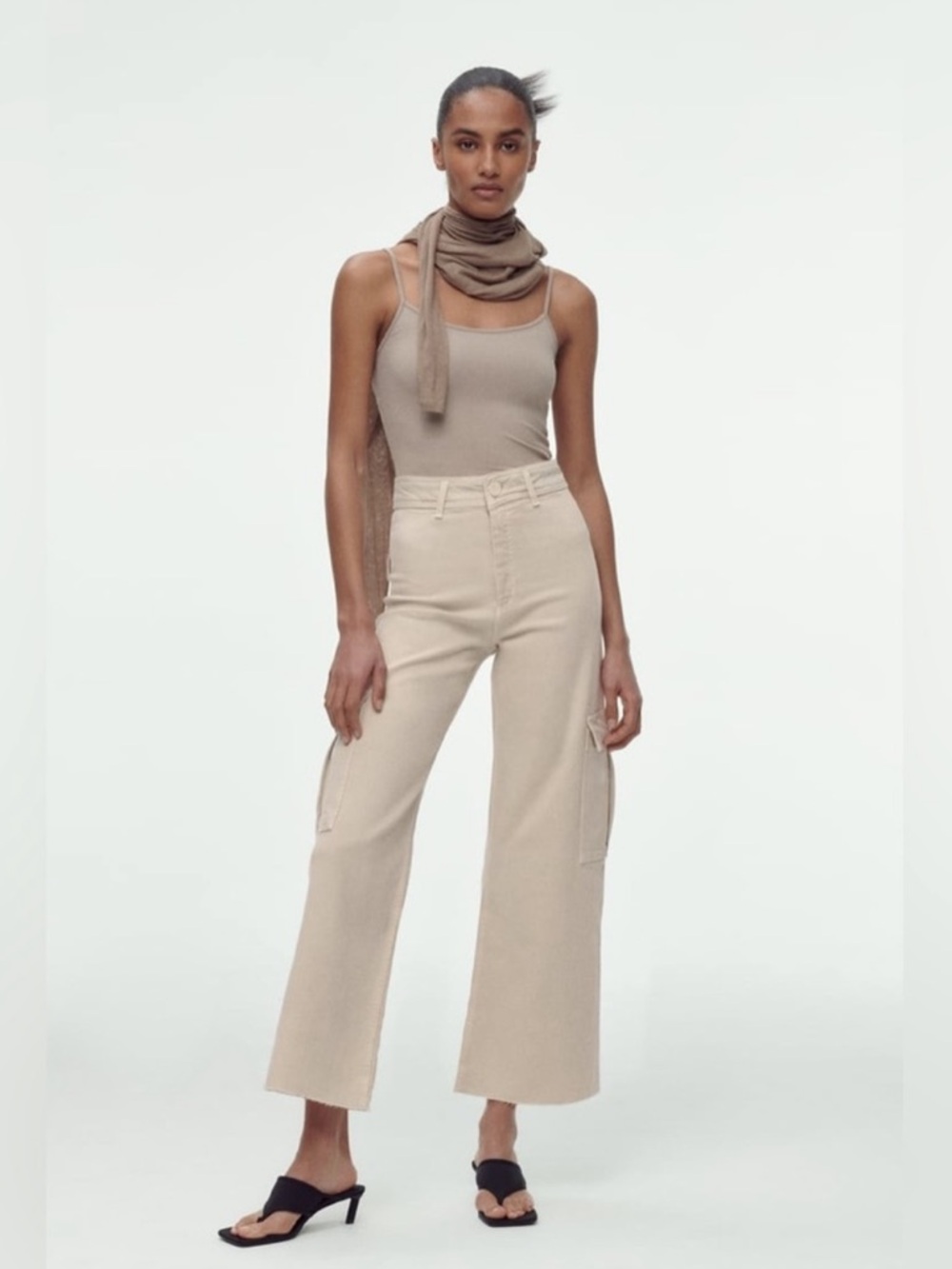 ZARA High Waisted Marine Cargo Jeans Raw Hem Khaki Beige Wide Leg Retro‎ Size 14